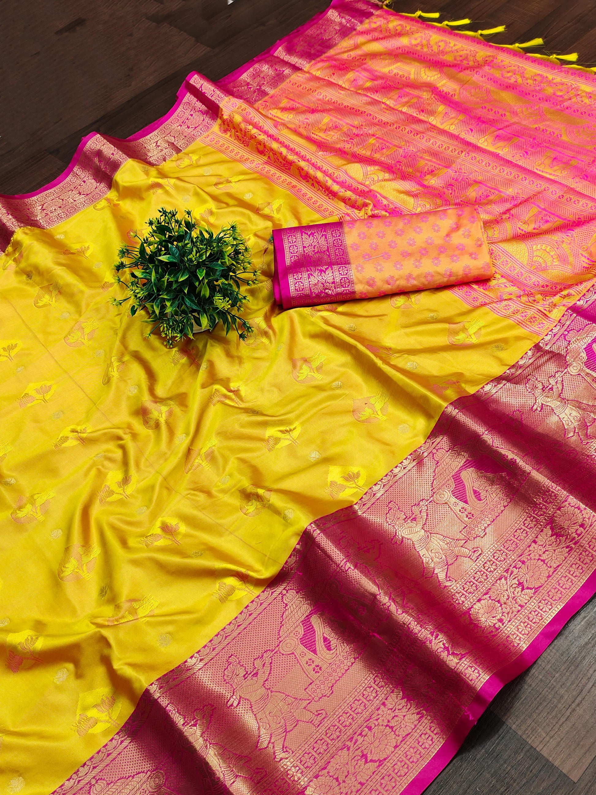 Product Image - Exquisite Soft Kanjivaram Designer Saree with Gold Zari Mina Butta