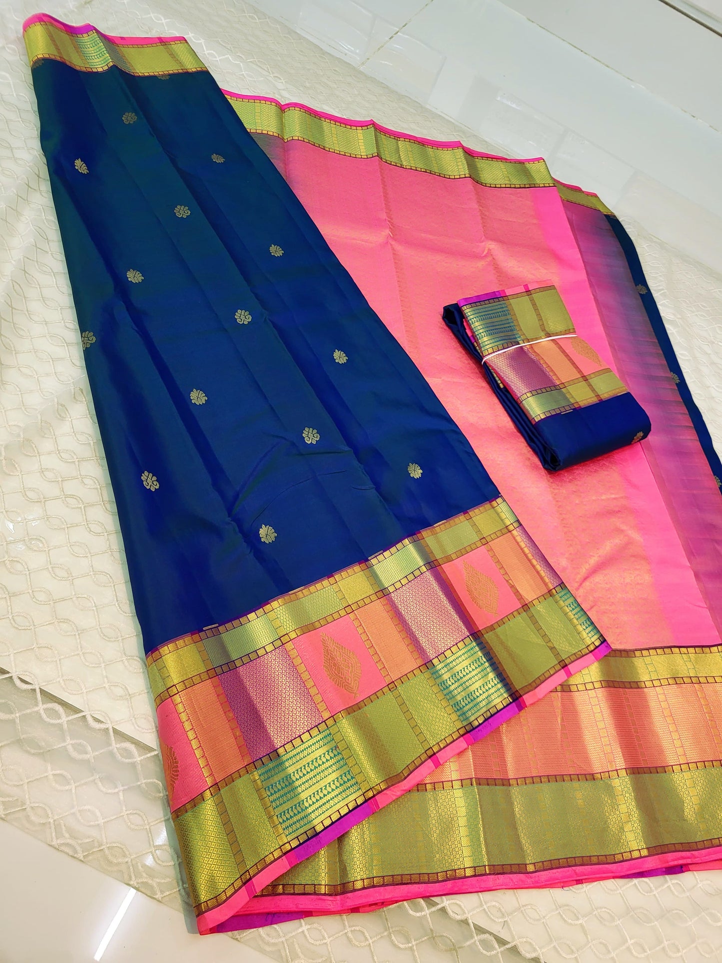 Product Image - Exquisite Handloom Silk Sarees | Designer Festive Wear | Wedding Saree