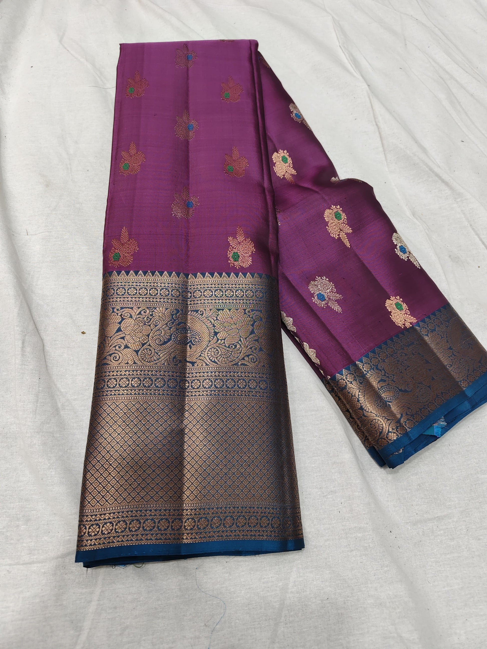 Product Image - Exquisite 100% Pure Kanchi Pattu Saree with 1 Gram Gold Jari Border | Designer Wedding Saree