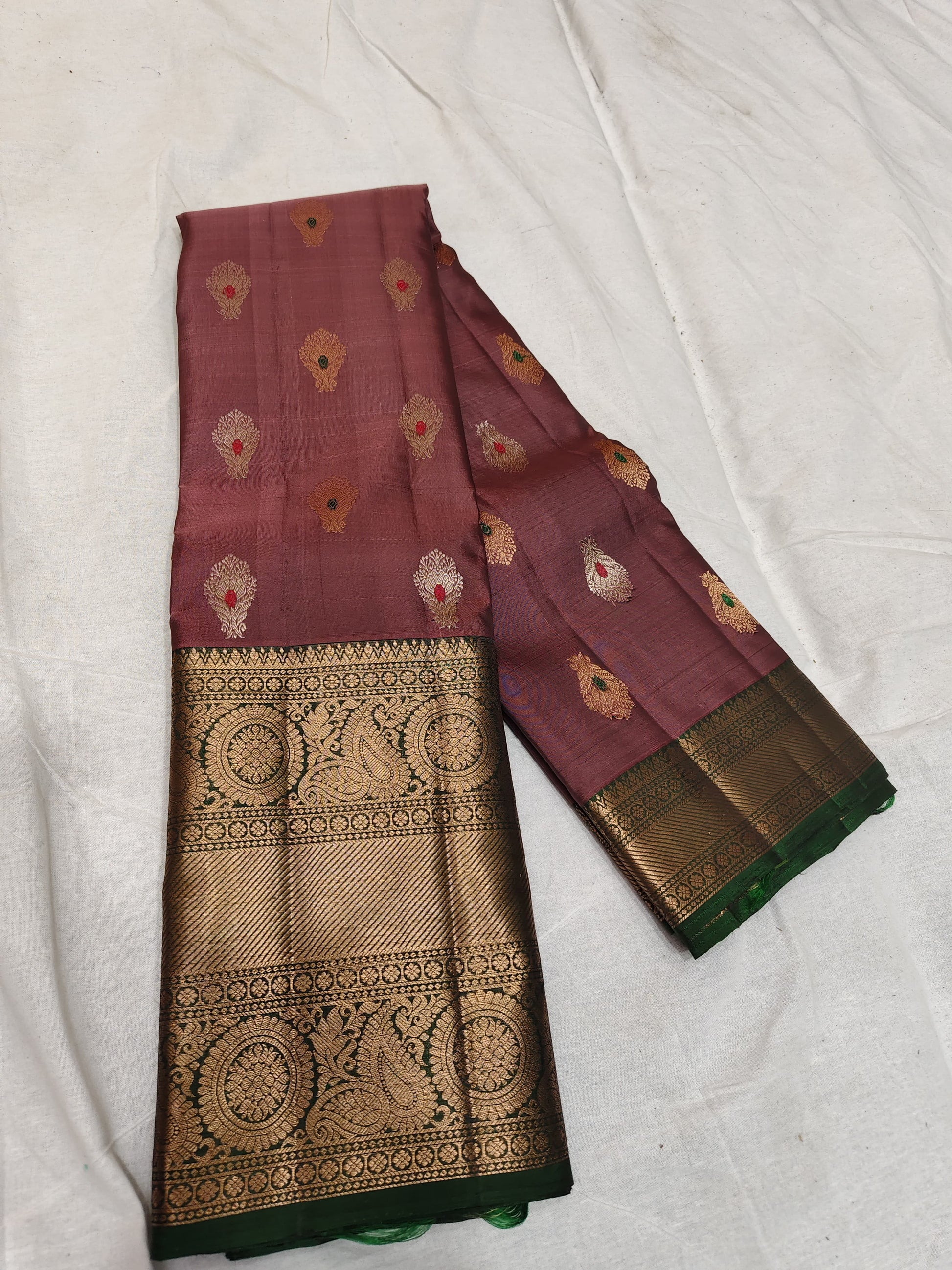 Product Image - Exquisite 100% Pure Kanchi Pattu Saree with 1 Gram Gold Jari Border | Designer Wedding Saree