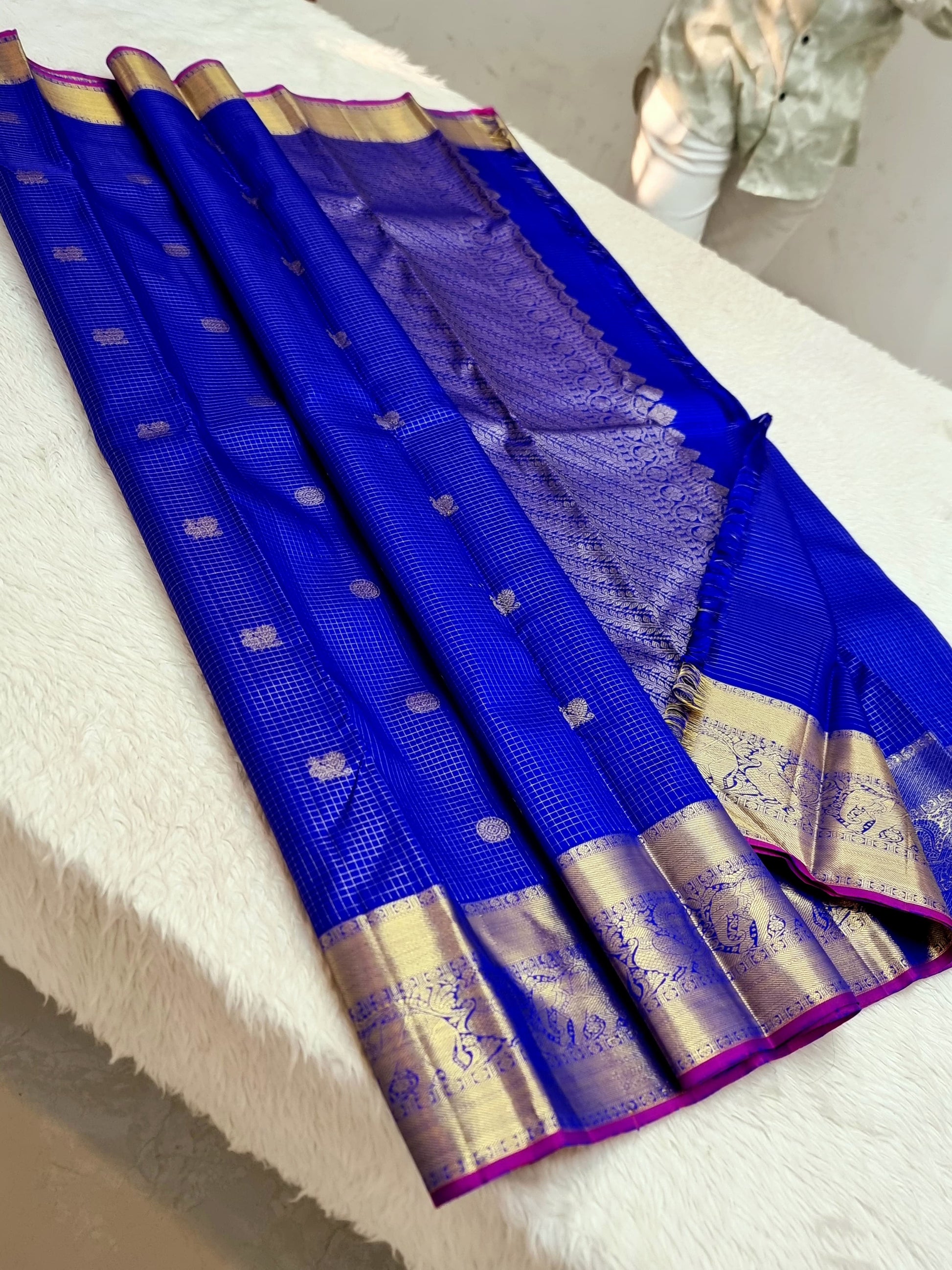 Product Image - Exquisite Kanchipuram Silk Saree with 2 Gram Gold Zari - Handwoven Vairaoosi Pattern