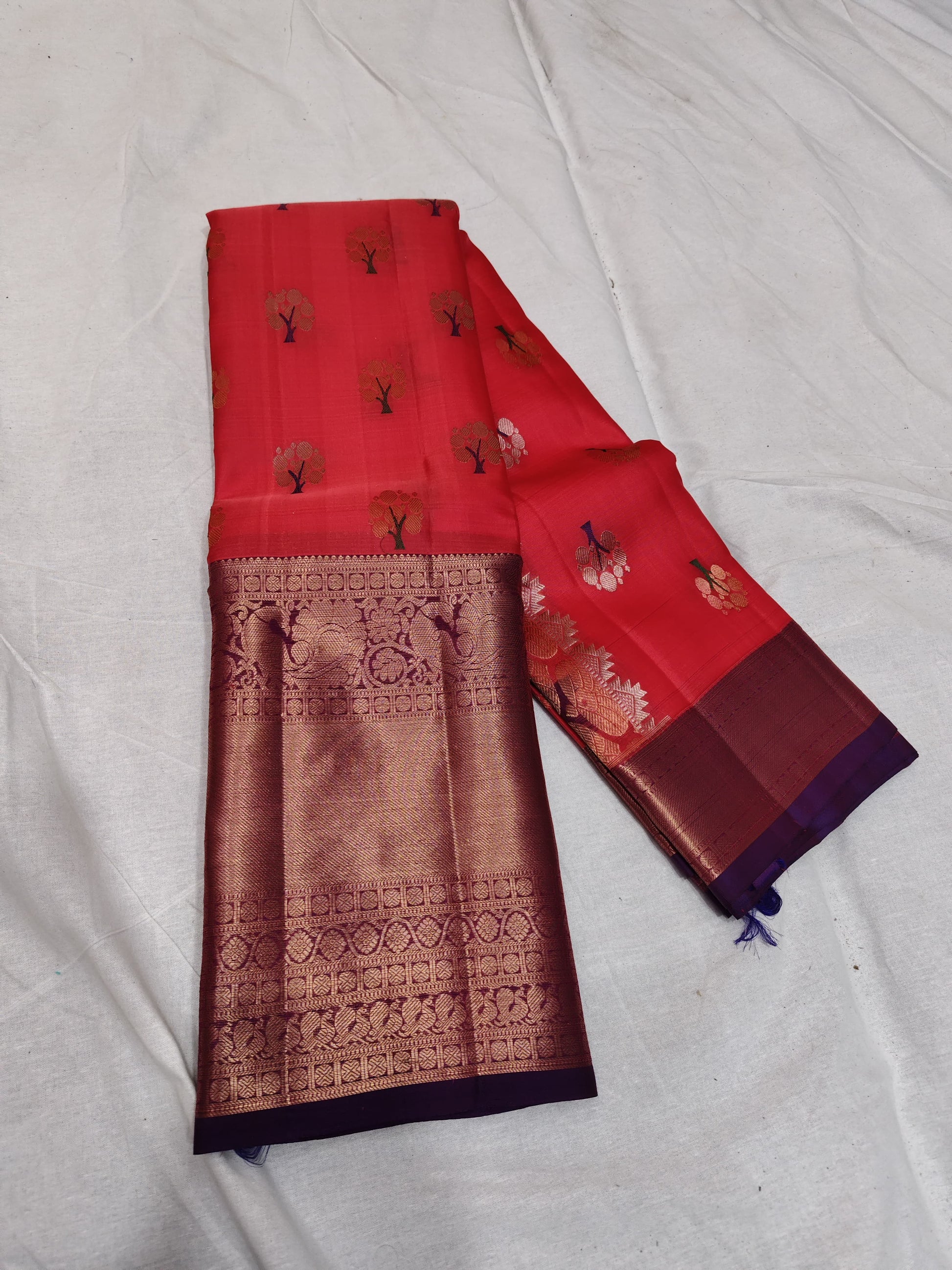 Product Image - Exquisite 100% Pure Kanchi Pattu Saree with 1 Gram Gold Jari Border | Designer Wedding Saree