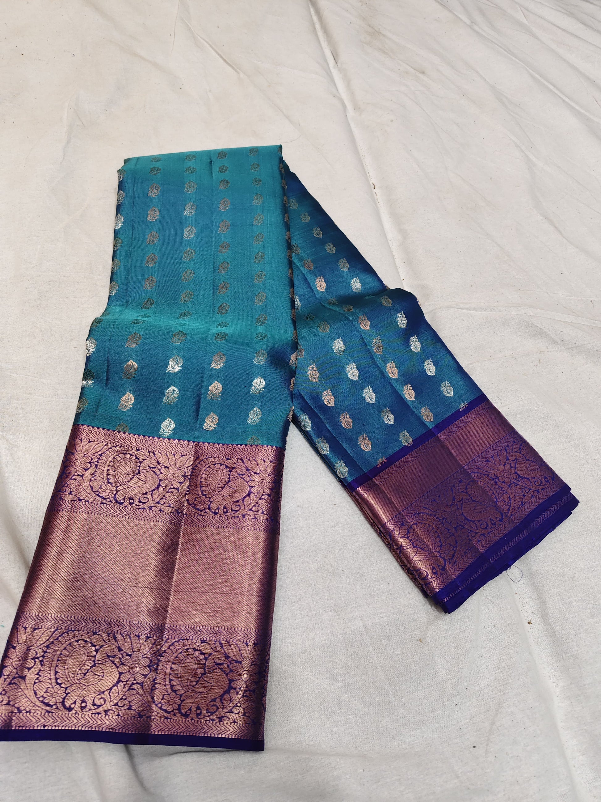 Product Image - Exquisite 100% Pure Kanchi Pattu Saree with 1 Gram Gold Jari Border | Designer Wedding Saree